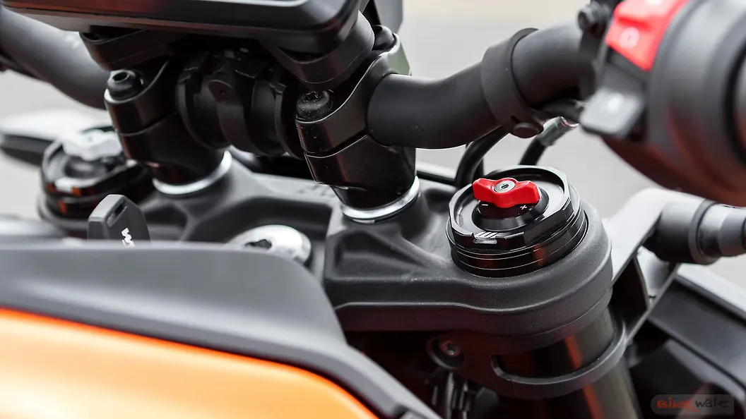 KTM 390 Duke TFT / Instrument Cluster Image BikeWale