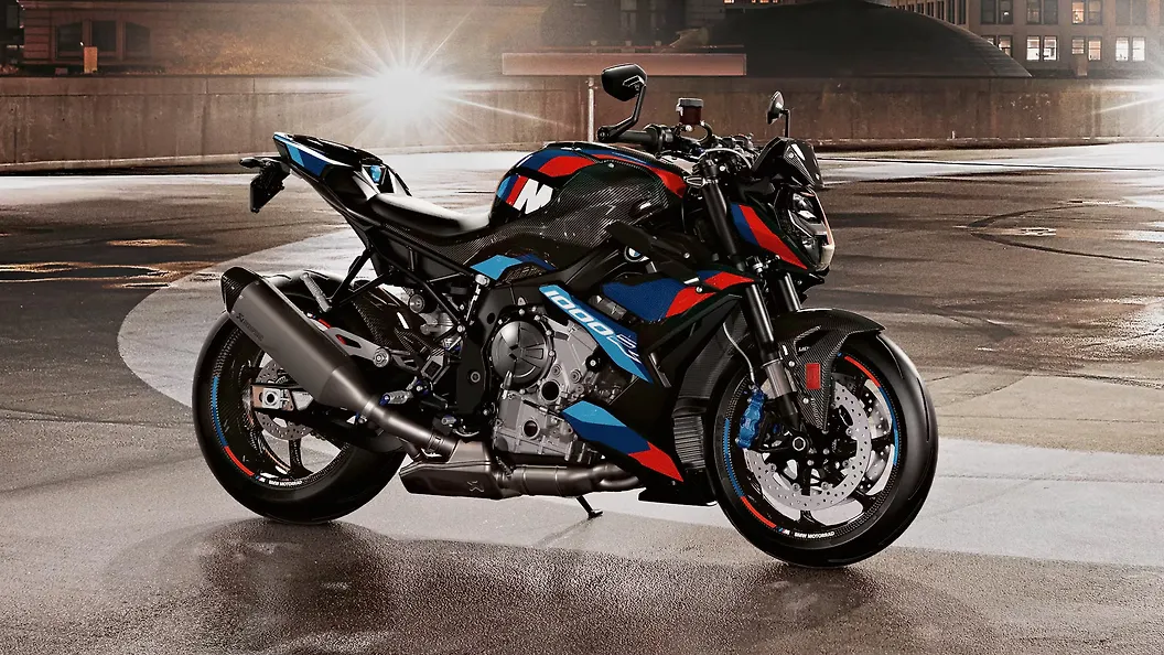 BMW M 1000 R [2023-2025] Right Side View Image – BikeWale