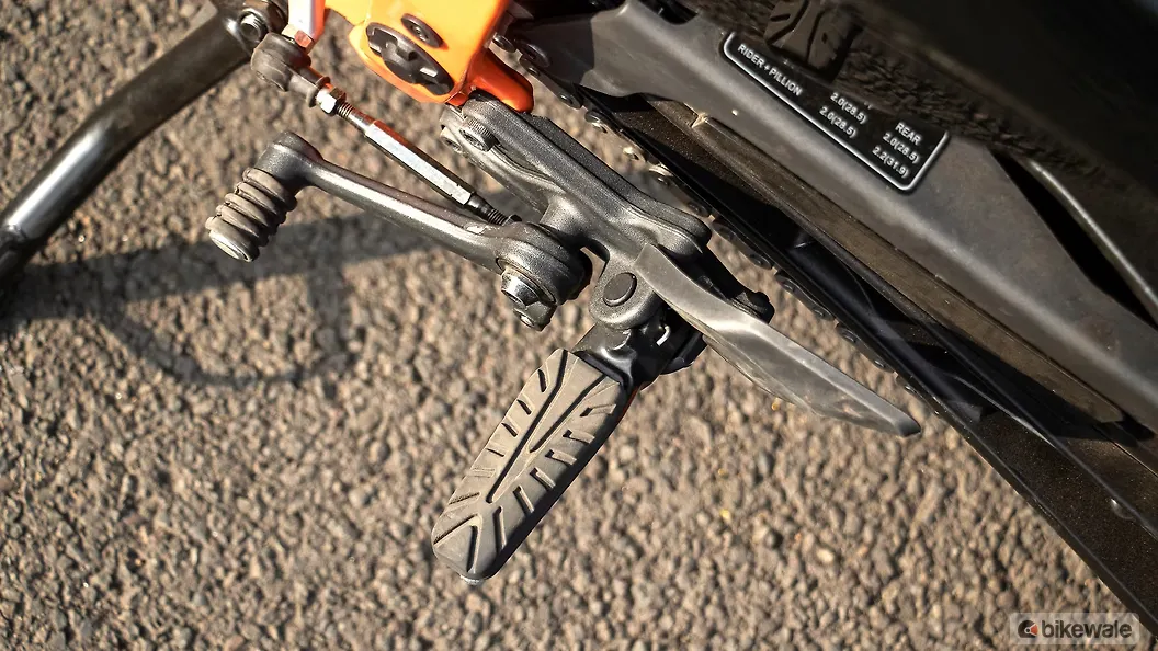 KTM 390 Duke Gear Lever Adjustment Image BikeWale