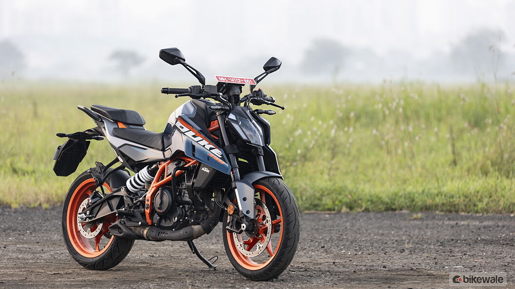 KTM 390 Duke Right Front Three Quarter Image – BikeWale