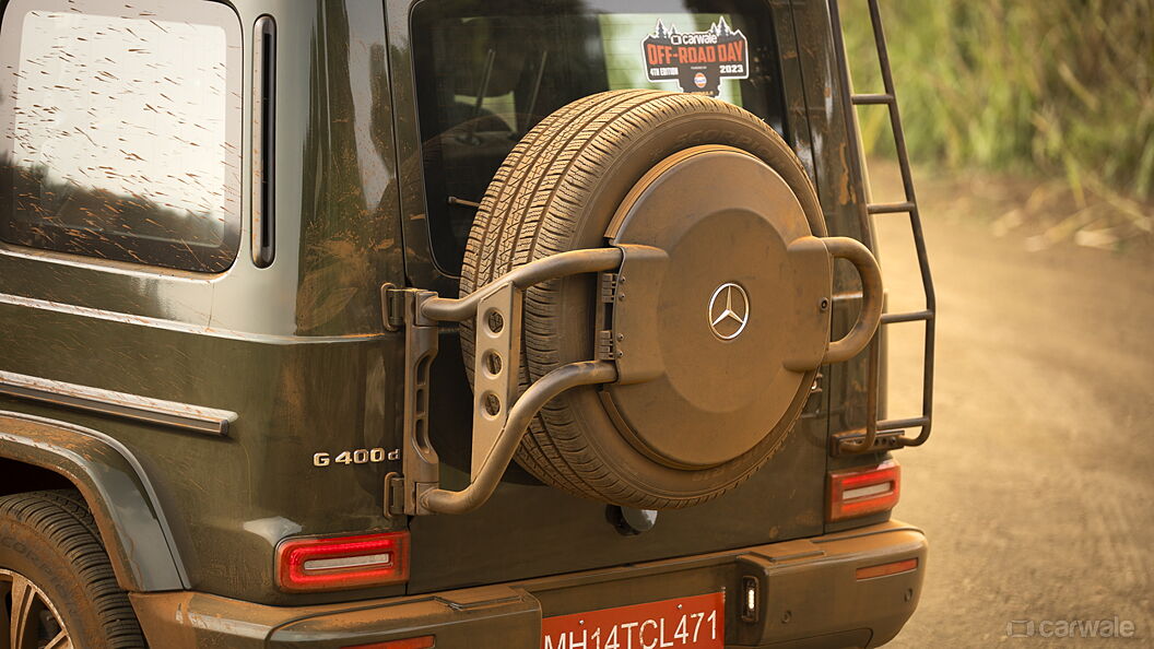 Mercedes-Benz G-Class Under Boot/Spare Wheel
