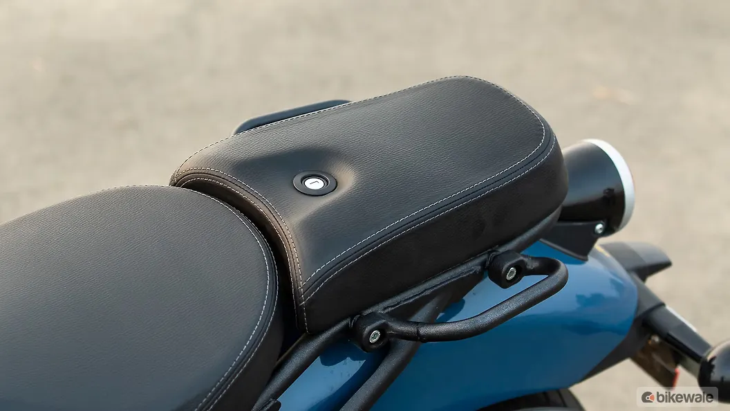 Royal Enfield Shotgun 650 Rear Tyre Image – BikeWale