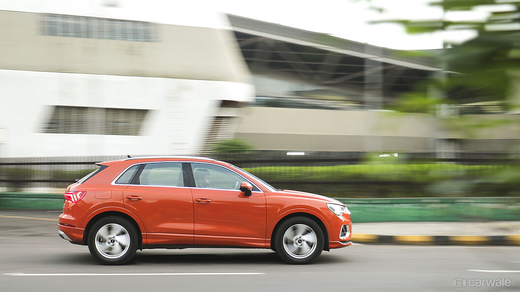 Audi Q3 Right Side View