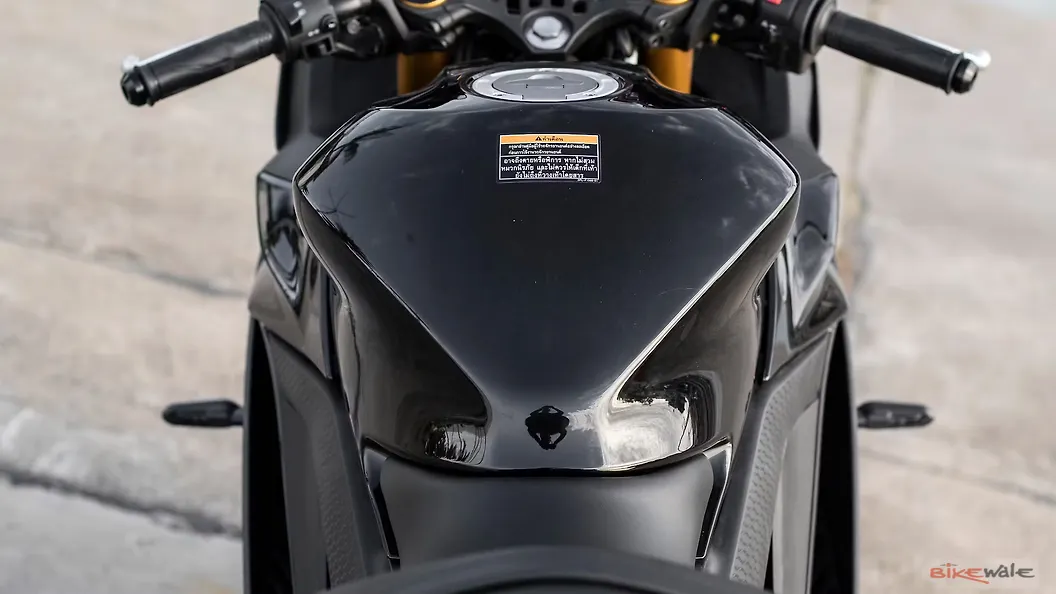 Yamaha YZFR3 Fuel Tank Image BikeWale