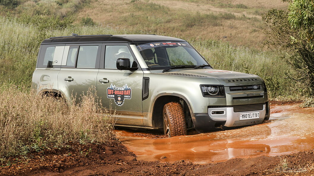 Land Rover Defender Right Front Three Quarter