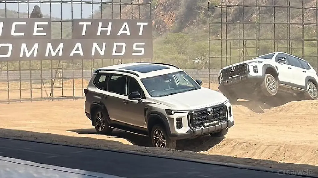 MG Majestor Right Front Three Quarter