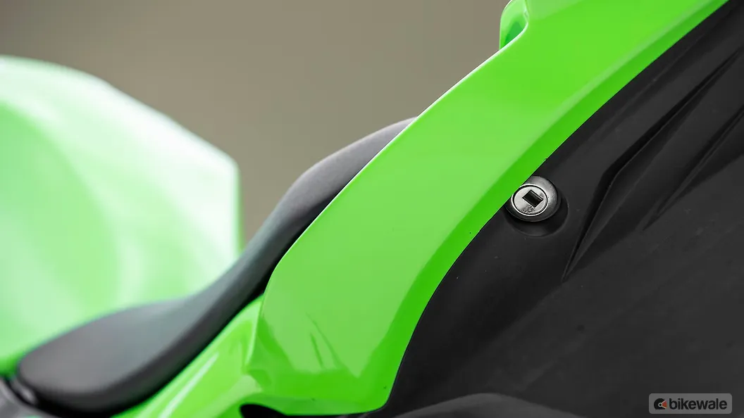 Kawasaki Ninja ZX6R Front Fairing Image BikeWale