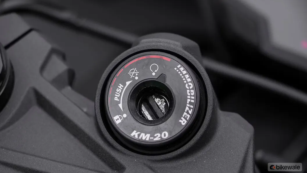 Kawasaki Ninja ZX6R Hazard Warning Lights Switch Image BikeWale