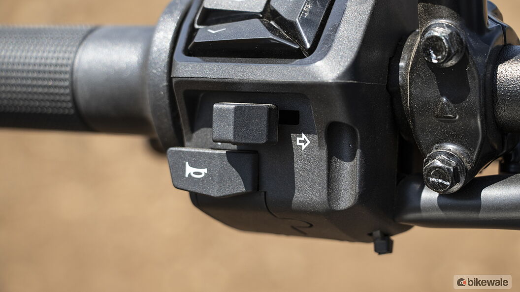 Husqvarna Svartpilen 401 USB Port Image – BikeWale