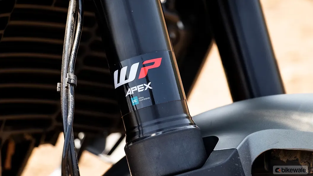 Husqvarna Svartpilen 401 Telelever Suspension Image BikeWale