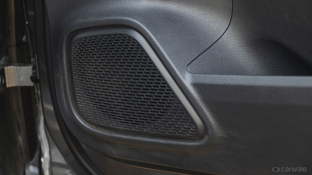 Mercedes-Benz GLA Rear Speakers