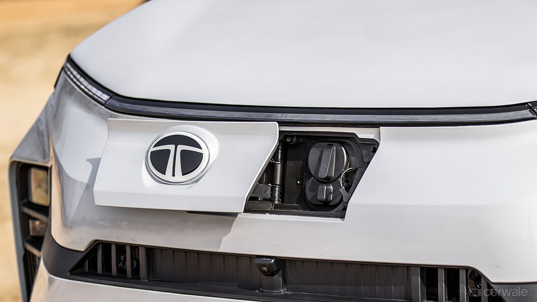 टाटा पंच ईवी ईवी कार चार्जिंग इनपुट प्लग