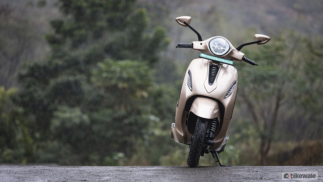 Bajaj Chetak [2020-2024] Left Front Three Quarter Image – BikeWale