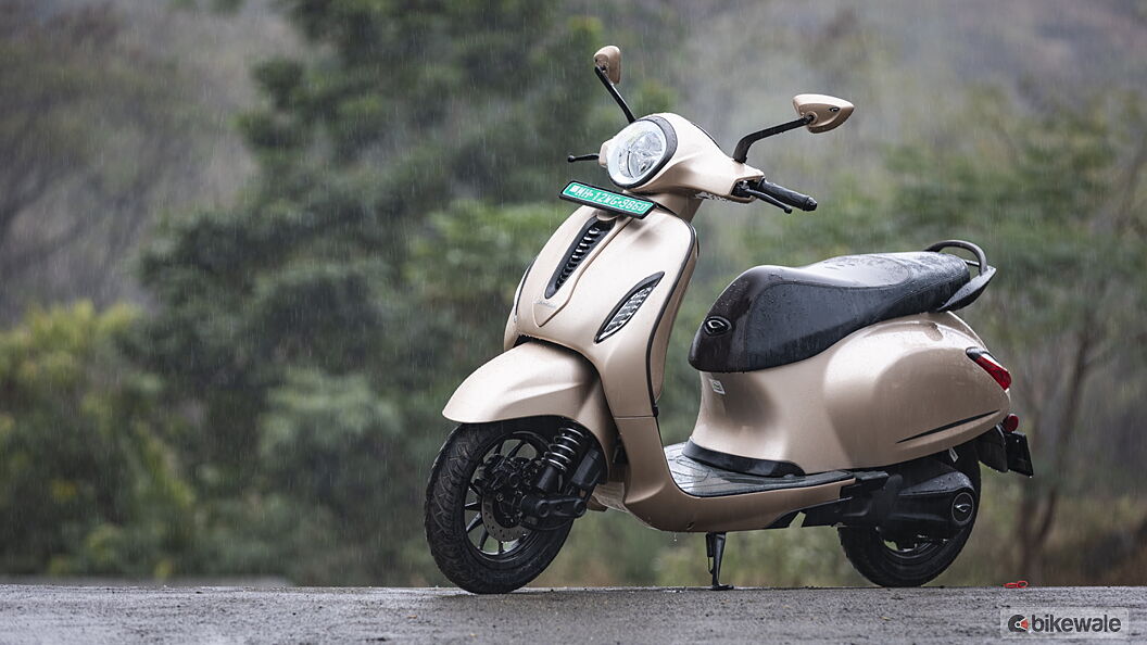 Bajaj Chetak Left Front Three Quarter Image – BikeWale