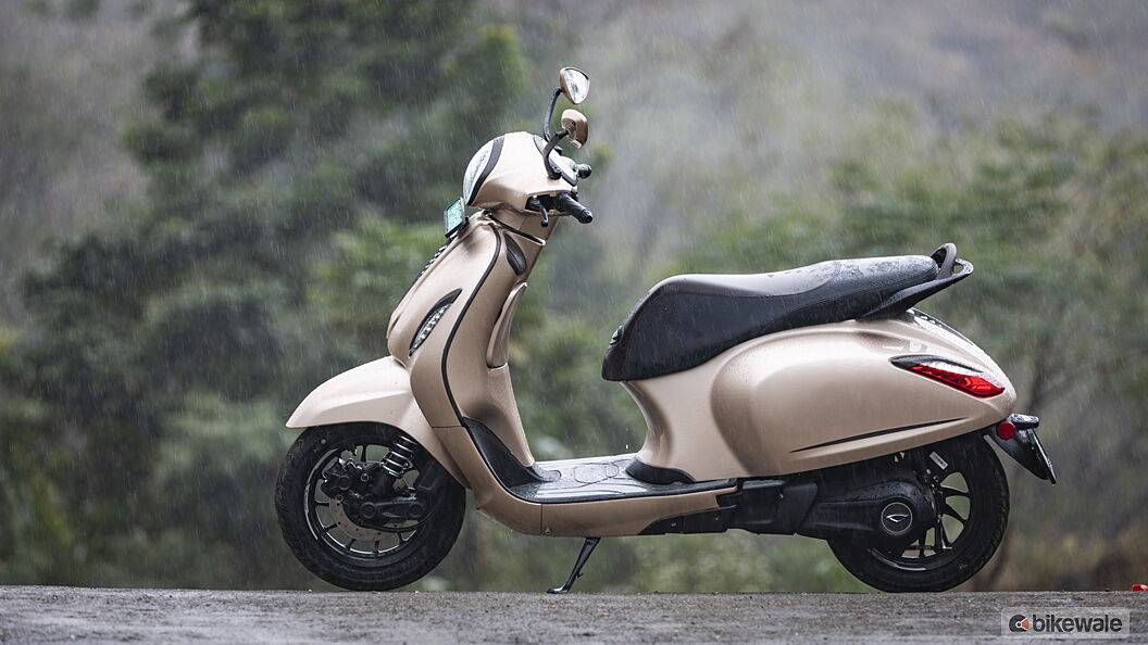 Bajaj Chetak Front View Image – BikeWale