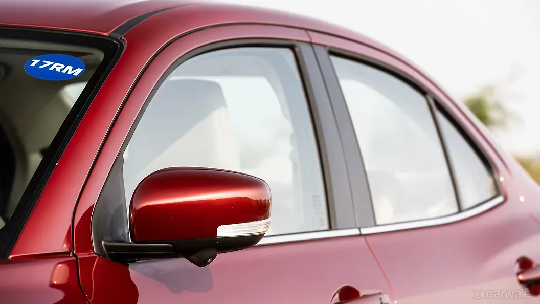 Maruti Suzuki Dzire Side Glass Housing