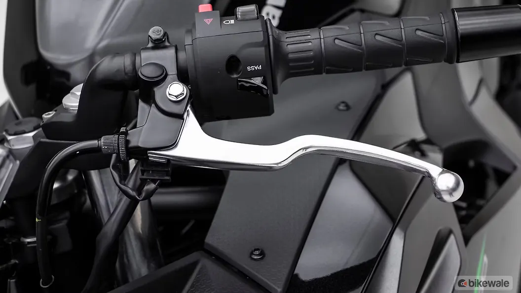 Kawasaki Ninja 500 Pillion Footrest Image BikeWale