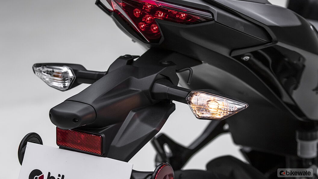 Kawasaki Ninja 500 Rear Turn Indicators Image – Bikewale