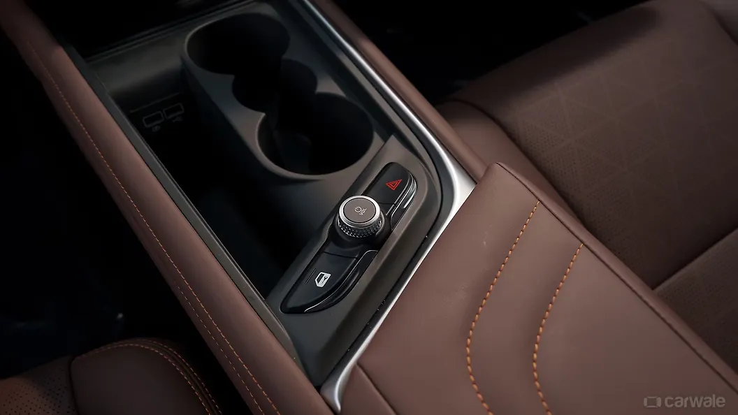VinFast VF 6 Cup Holders VinFast VF 6 Cup Holders
