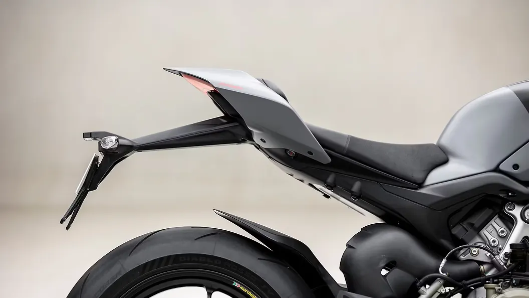 イタリア在庫あり DUCATI StreetFighterV4 V2 カーボン製