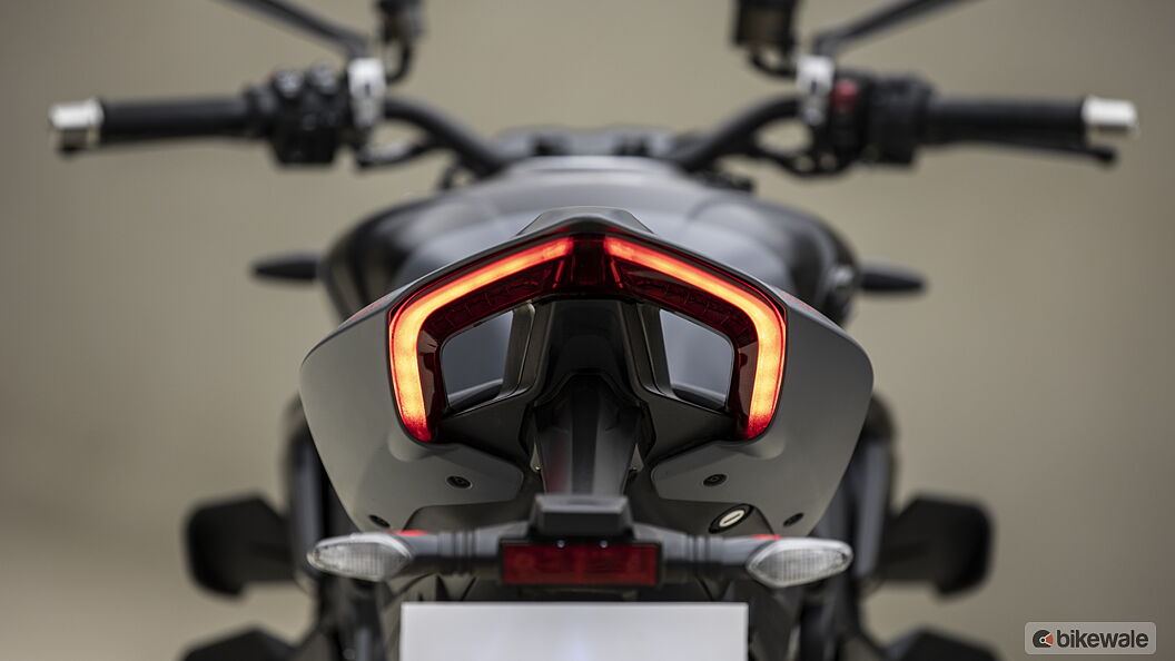 Ducati Streetfighter V4 Rear Reflex Reflector