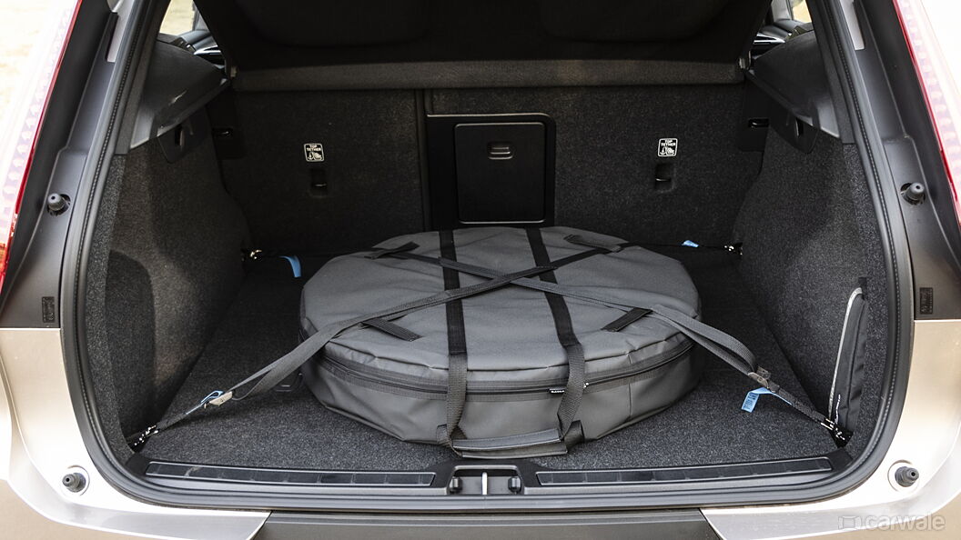 Volvo XC40 Recharge Closed Boot/Trunk