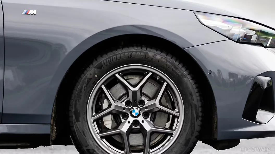 BMW 5 Series Front Fender