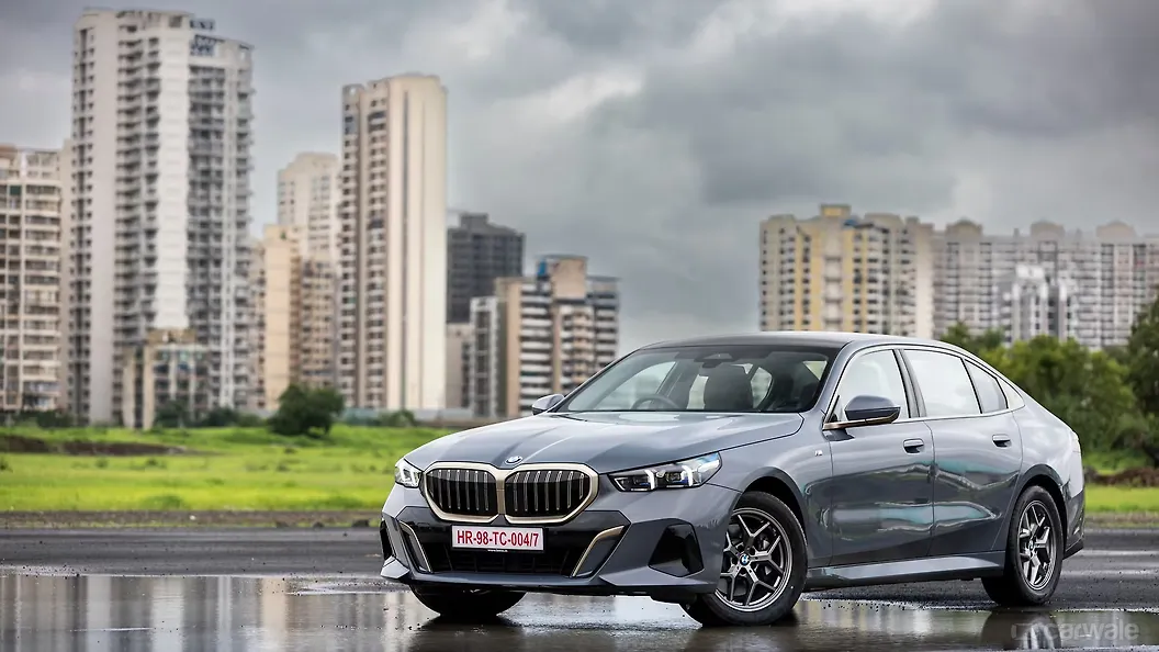 BMW 5 Series Left Front Three Quarter