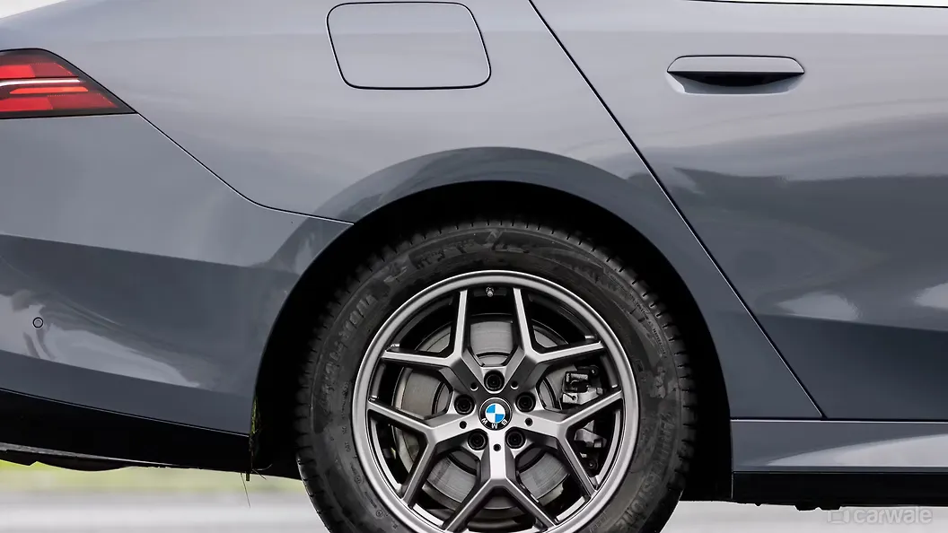 BMW 5 Series Rear Fender