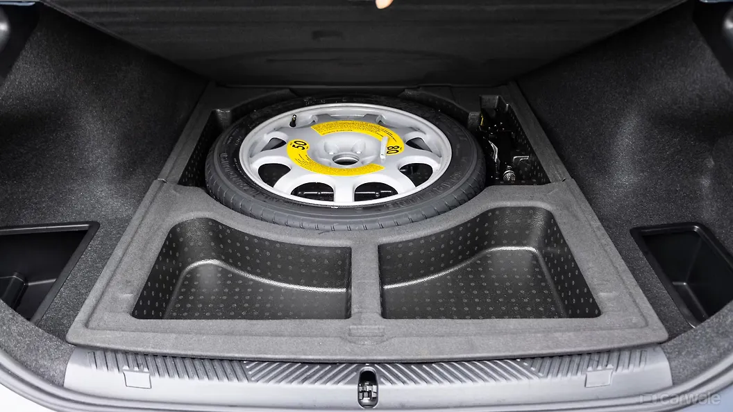BMW 5 Series Under Boot/Spare Wheel
