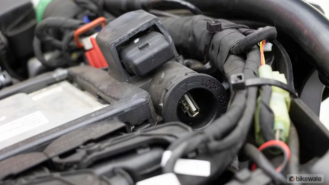 Ducati Scrambler Full Throttle [2023-2024] USB Charging Port Image ...