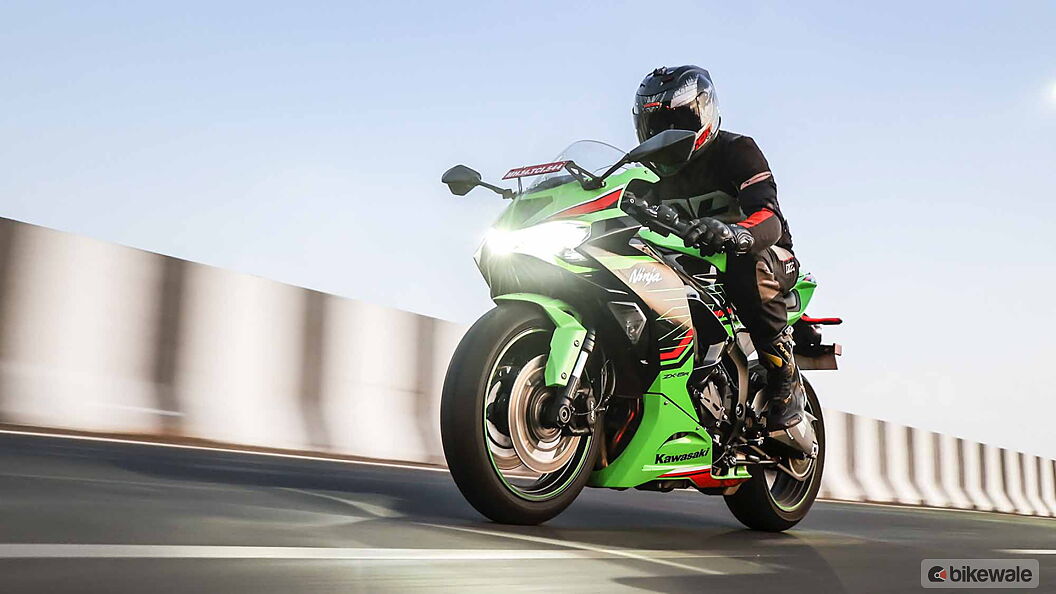 Kawasaki Ninja ZX-6R Left Rear Three Quarter Image – BikeWale