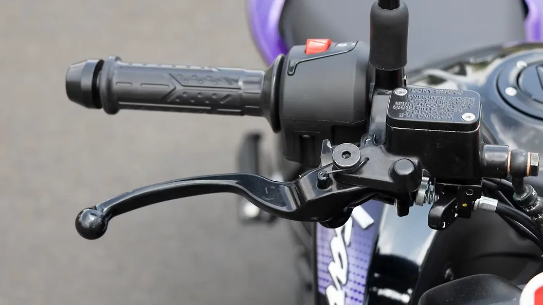 Bajaj Pulsar 125 brake service Dinesh Mechanic Adirampattinam