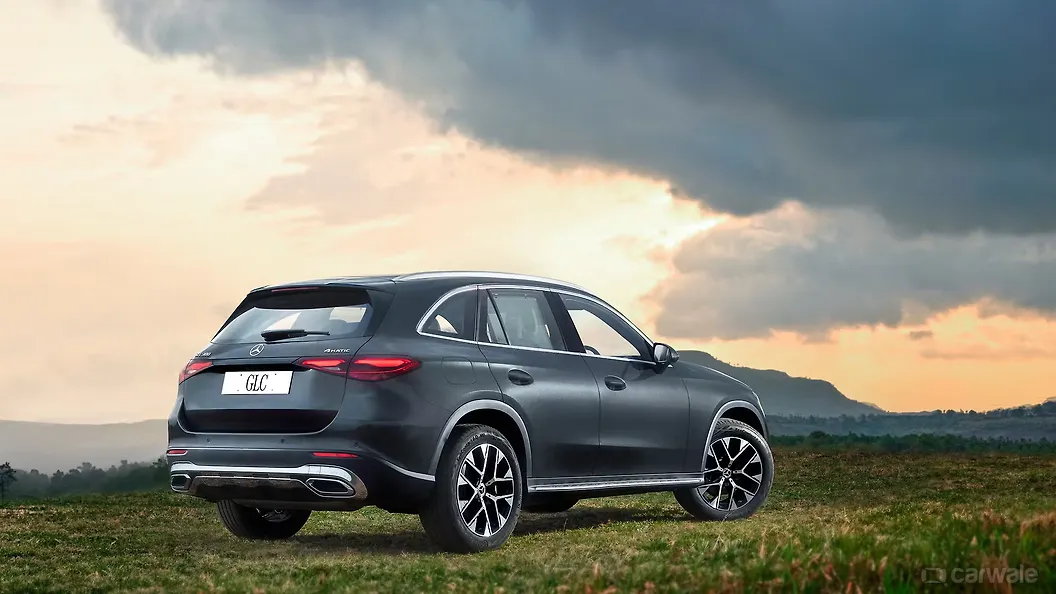 मर्सिडीज़ बेंज़ GLC राइट रियर थ्री क्वार्टर