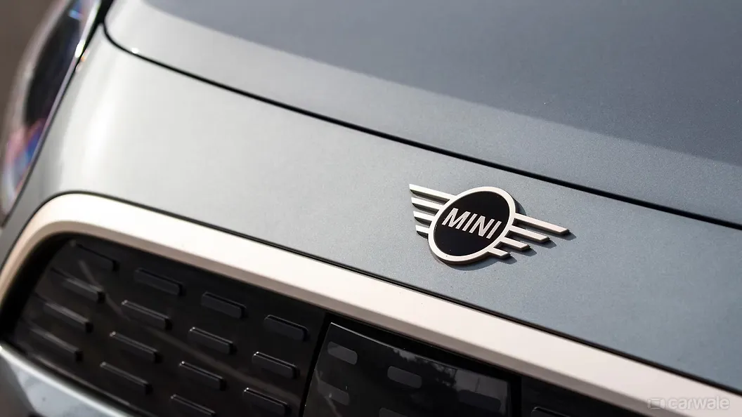 Mini Countryman Electric Front Logo