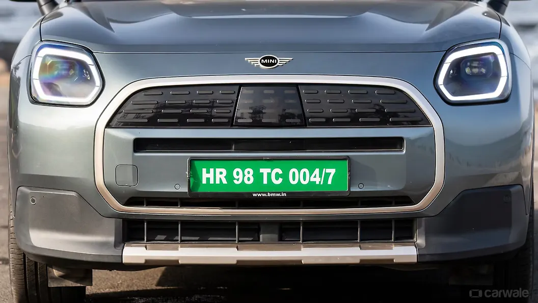 Mini Countryman Electric Grille