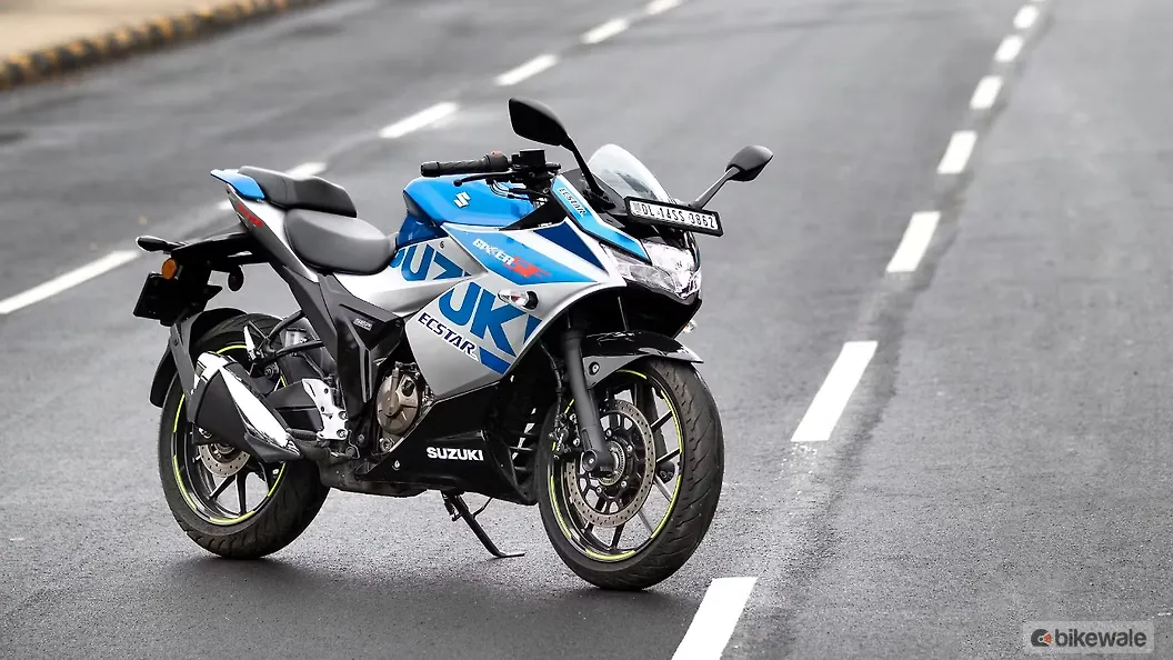 Suzuki Gixxer SF 250 Right Front Three Quarter