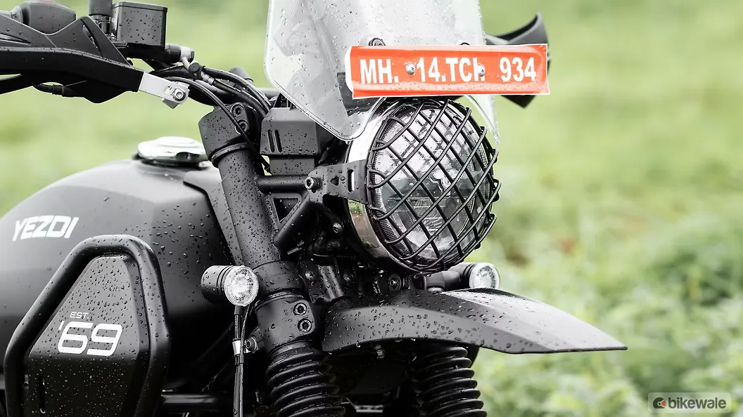 Yezdi Adventure Head Light Image – BikeWale