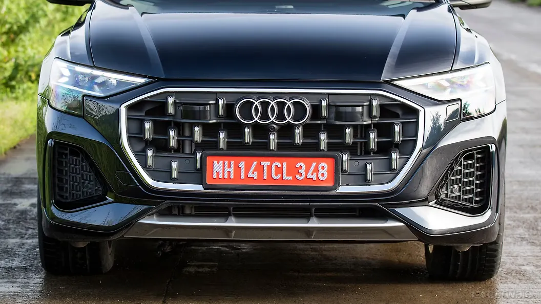 ऑडी Q8 ग्रिल्ल