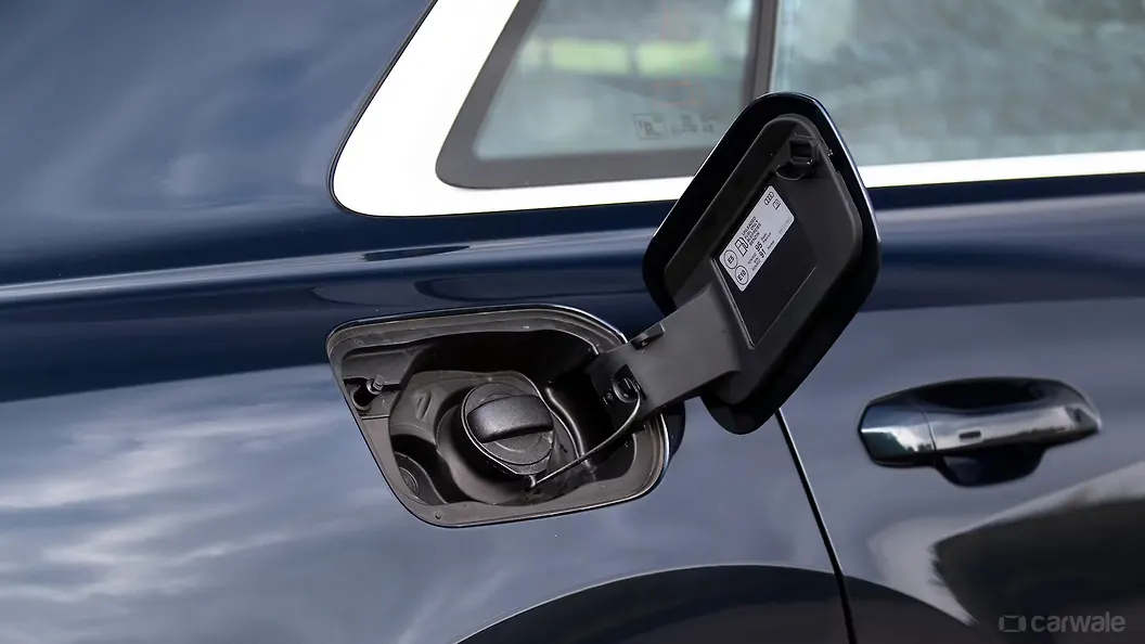 Audi Q8 Open Fuel Lid