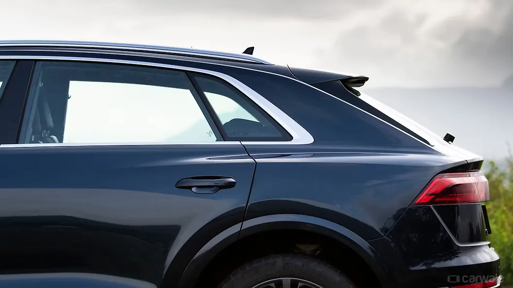 ऑडी Q8 रियर क्वार्टर ग्लास