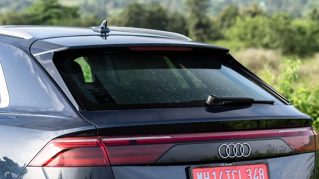 ऑडी Q8 रियर विंडशील्ड/विंडस्क्रीन