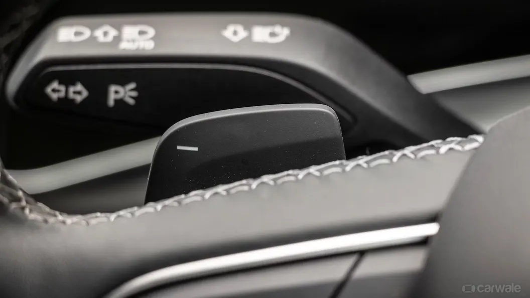 ऑडी Q8 बायां पैडल ​शिफ़्टर