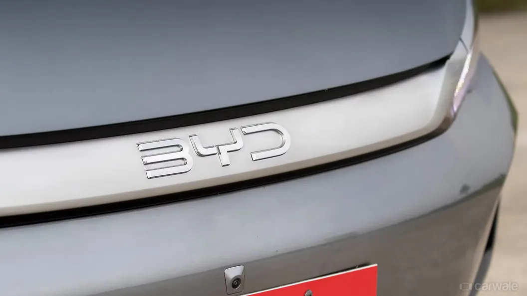 BYD eMax 7 Front Logo BYD eMax 7 Front Logo