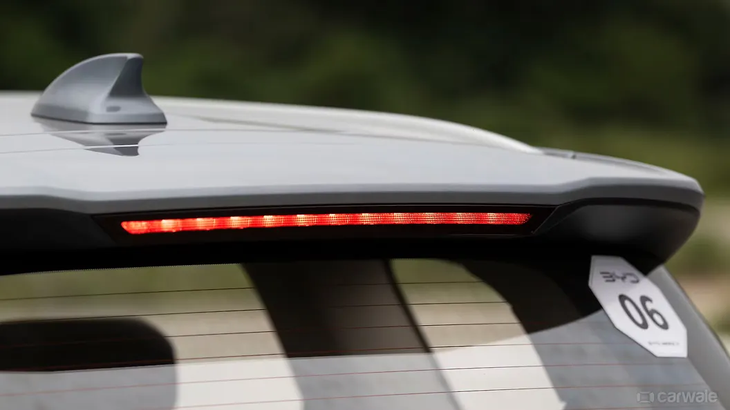 BYD eMax 7 Rear High Mounted Stop Lamp BYD eMax 7 Rear High Mounted Stop Lamp