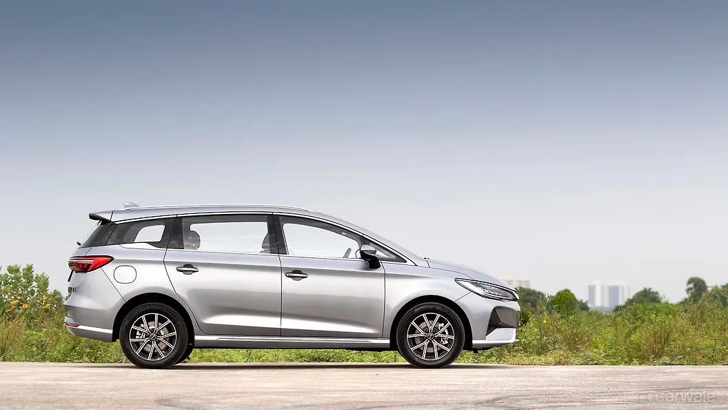 BYD eMax 7 Right Side View