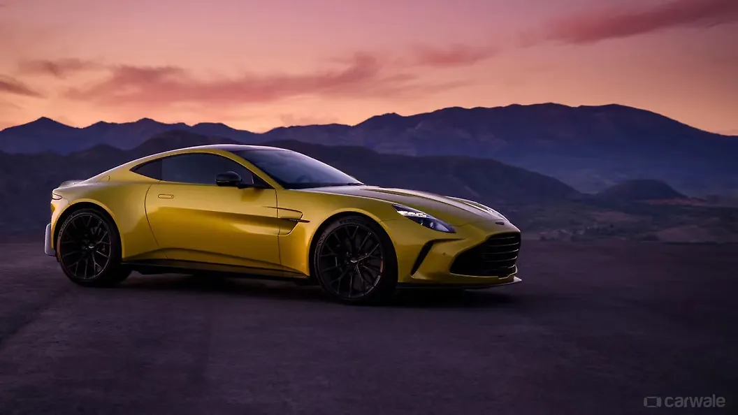 Aston Martin Vantage Right Front Three Quarter