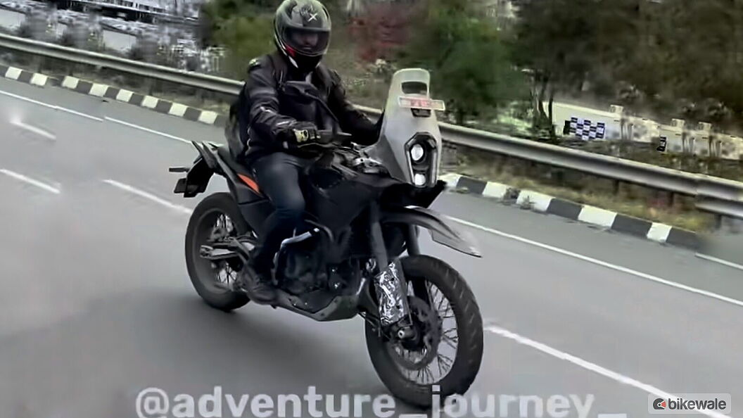 KTM 390 Adventure [2025] Right Side View Image BikeWale