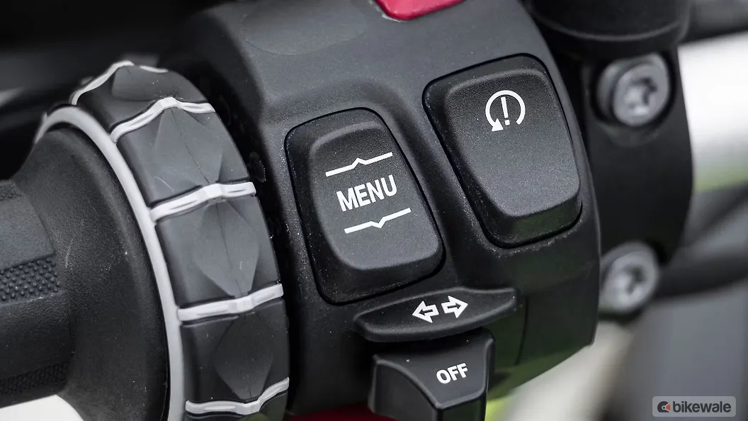BMW F 900 GS Hazard Warning Lights Switch Image – BikeWale