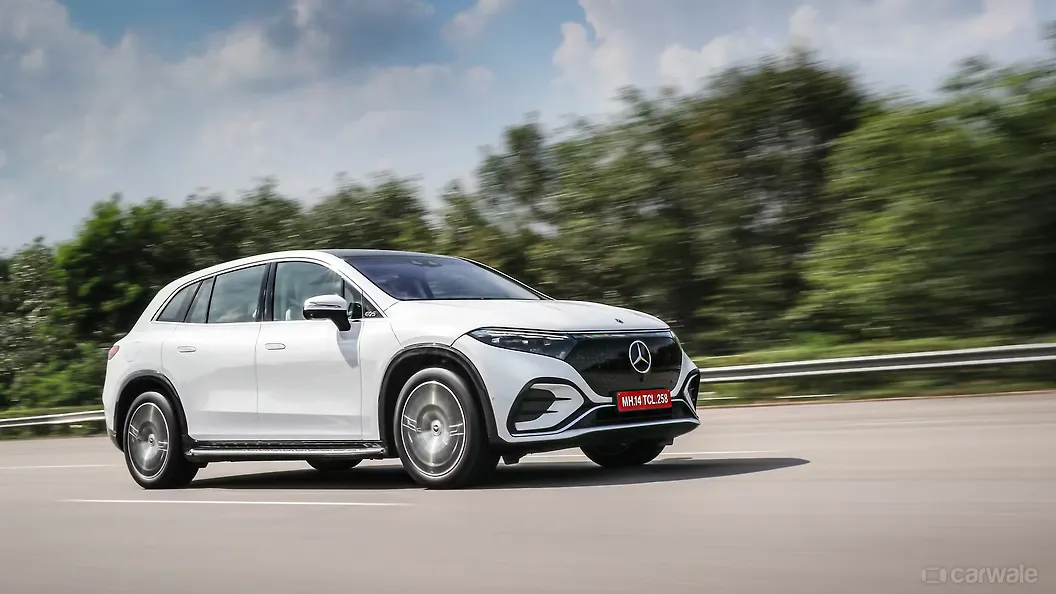 Mercedes-Benz EQS SUV Right Front Three Quarter